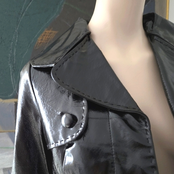 Metsar | Black Patent Cropped  Leather Jacket - Picture 4 of 11